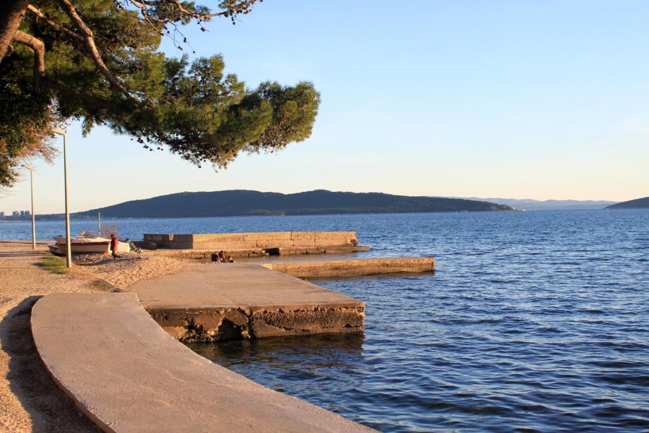 Apartments With A Parking Space Kastel Luksic, Kastela - 13734 Luaran gambar