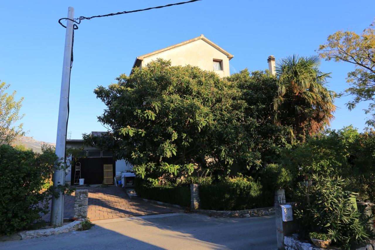 Apartments With A Parking Space Kastel Luksic, Kastela - 13734 Luaran gambar